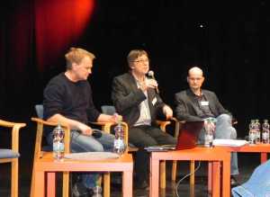 Henning Fangauf beim Frankfurter Autorenforum 2013 im Gespräch mit  Oliver Bukowski (links) und Christian Schönfelder (rechts) über die Rolle des Autors im Theater