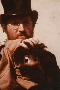 Diethard Wies mit der Handpuppe Kokolores © Baufirma Meissel & Co.