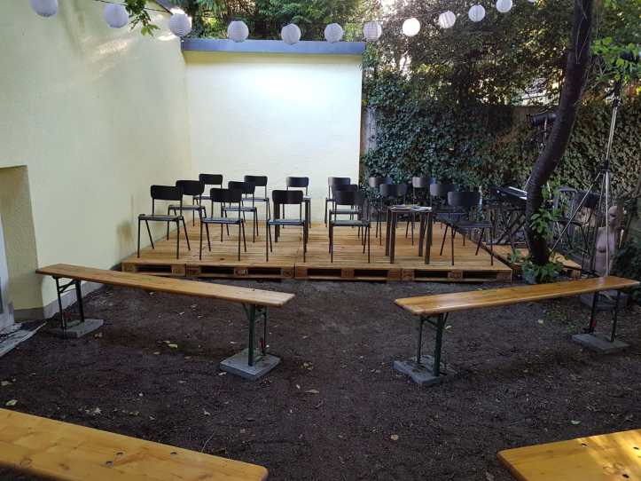 Außenbecken_©Theater im Marienbad_Wir Warten_20200601